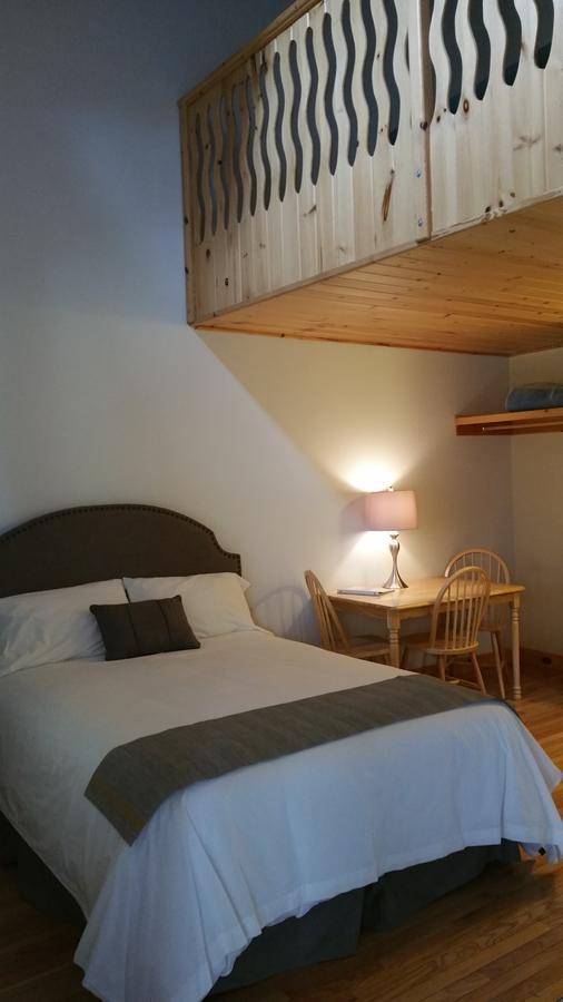 Lenroot Lodge Seeley Екстериор снимка