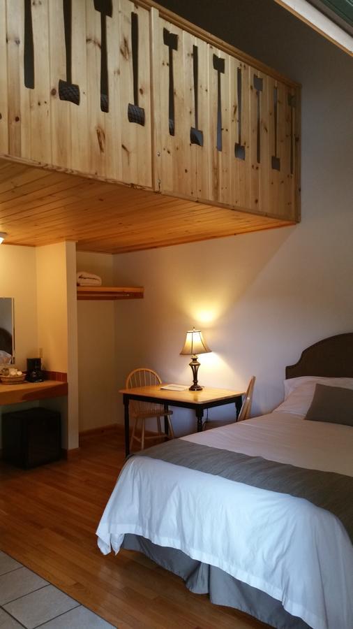 Lenroot Lodge Seeley Екстериор снимка