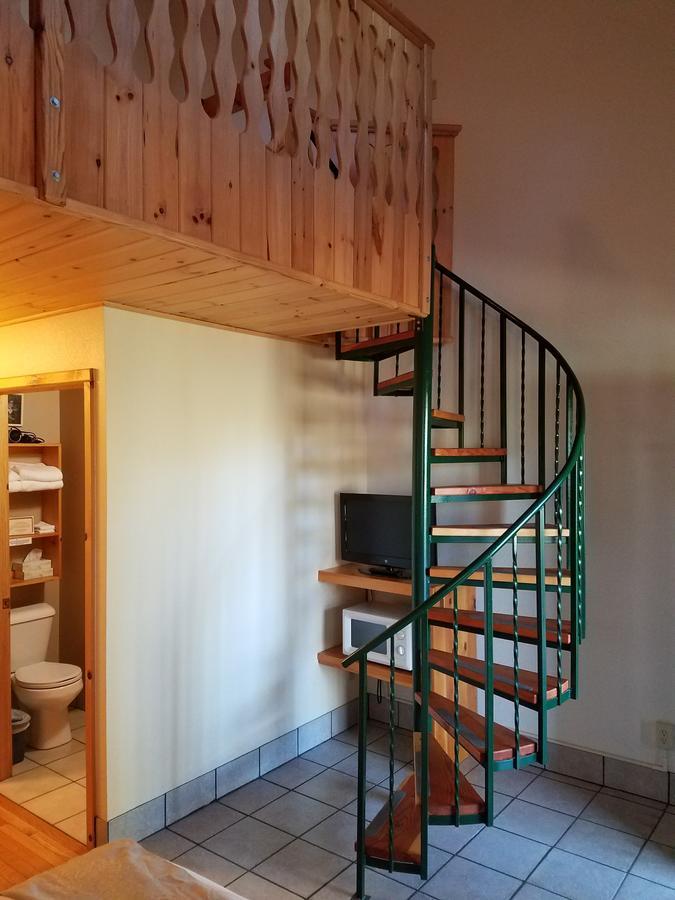 Lenroot Lodge Seeley Екстериор снимка